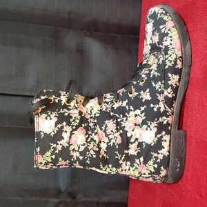 Floral fabric laced boots